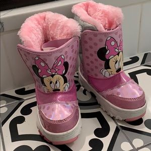 Light-Up Minnie Toddler snow boots